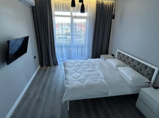 Eavalonrestapartment Апартаменти