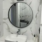Eavalonrestapartment Appartamento Leopoli
