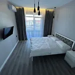Eavalonrestapartment Appartamento